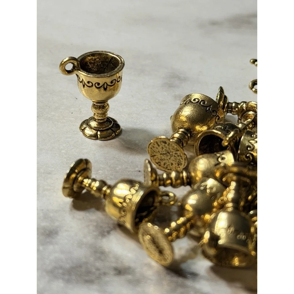 200+ METAL WINE CHARMS, WINE BOTTLE, BARREL, GLASS ANTIQUE BRONZE‎ COLOR (2849)